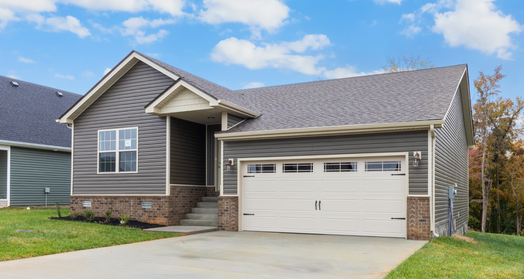 Clarksville, Tennessee 37040, United States, 3 Bedrooms Bedrooms, ,2 BathroomsBathrooms,Residential,Pending,86165