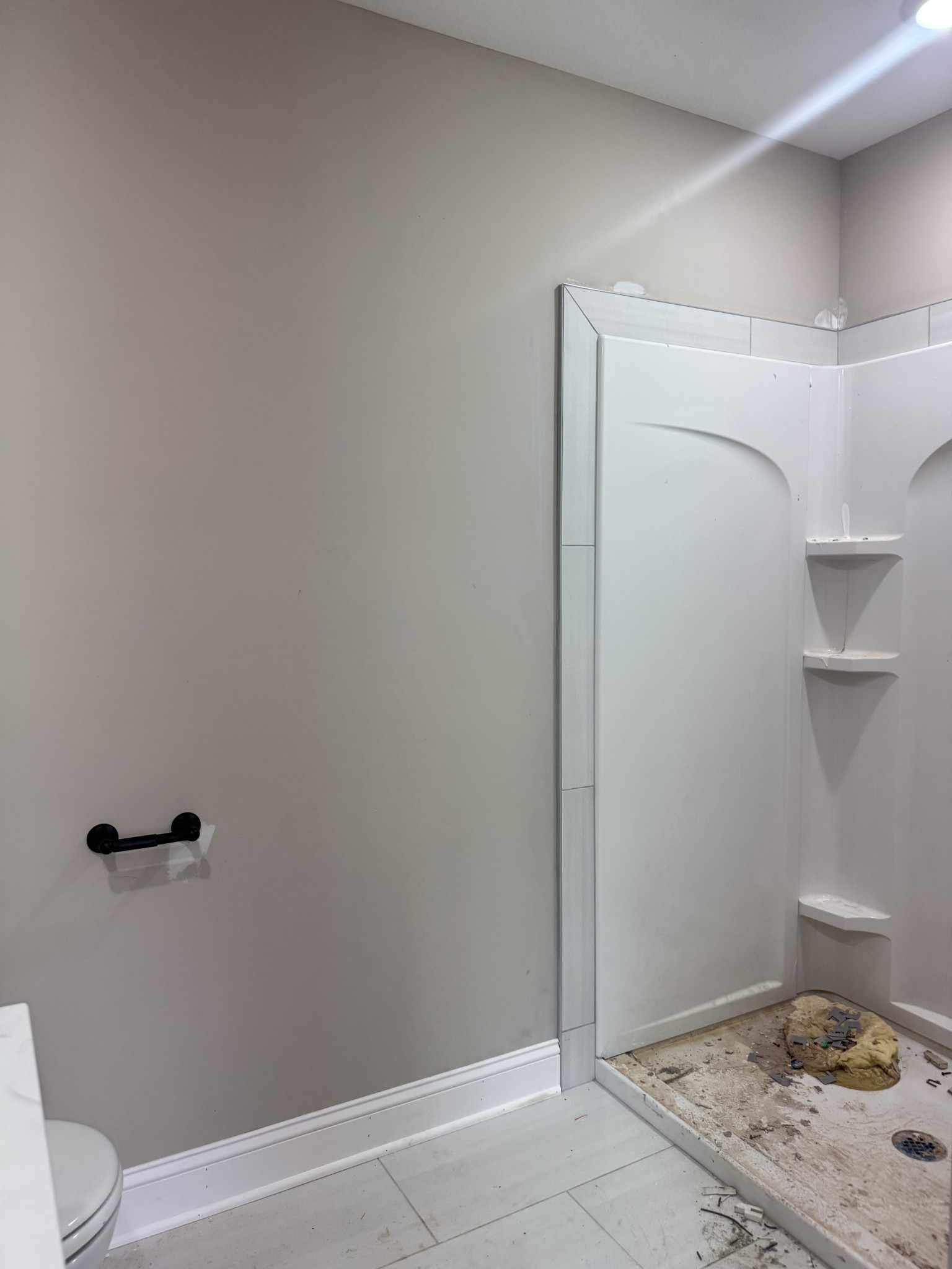 Clarksville, Tennessee 37040, United States, 3 Bedrooms Bedrooms, ,2 BathroomsBathrooms,Residential,Pending,86165