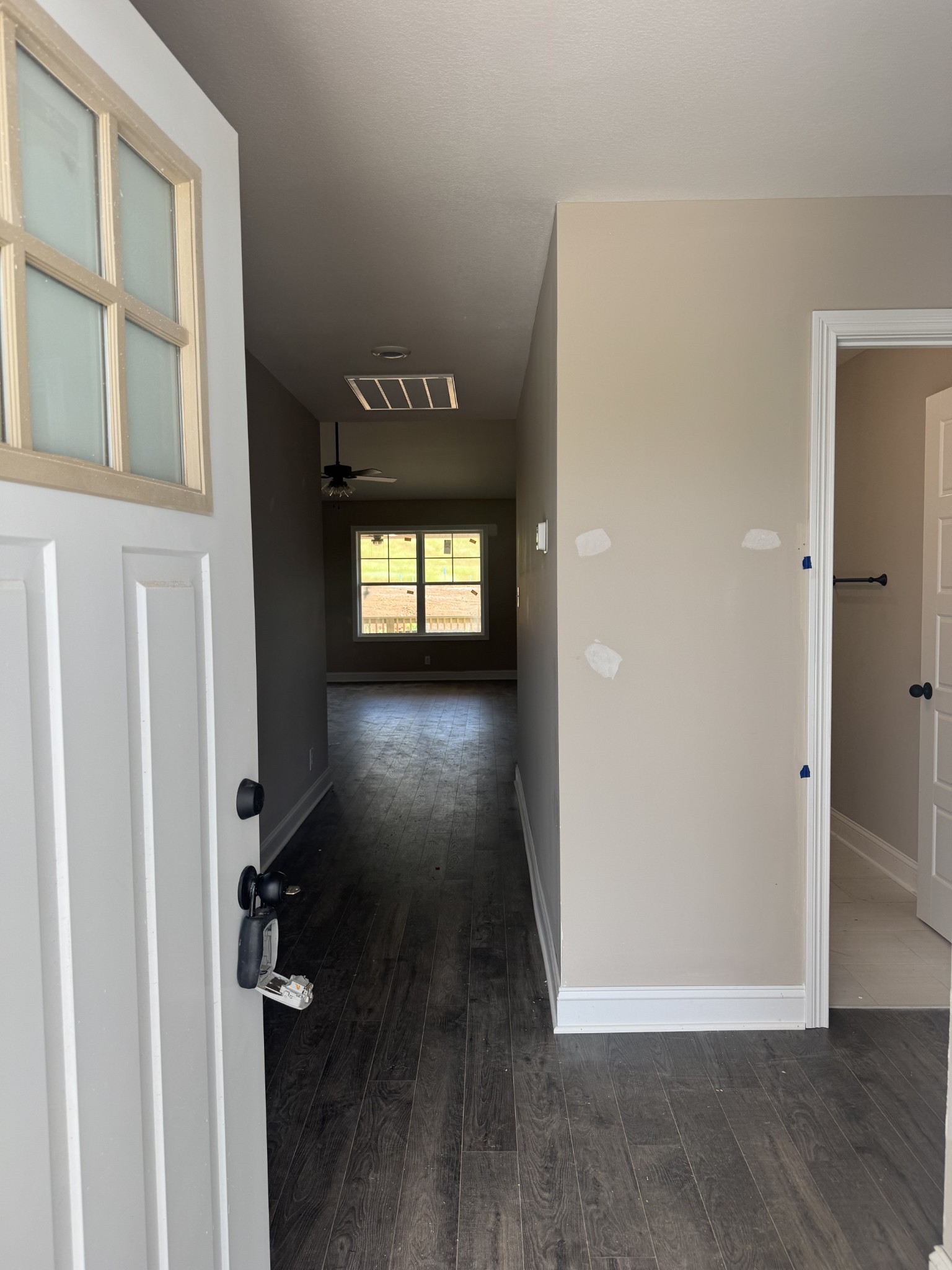 Clarksville, Tennessee 37040, United States, 3 Bedrooms Bedrooms, ,2 BathroomsBathrooms,Residential,Pending,86165