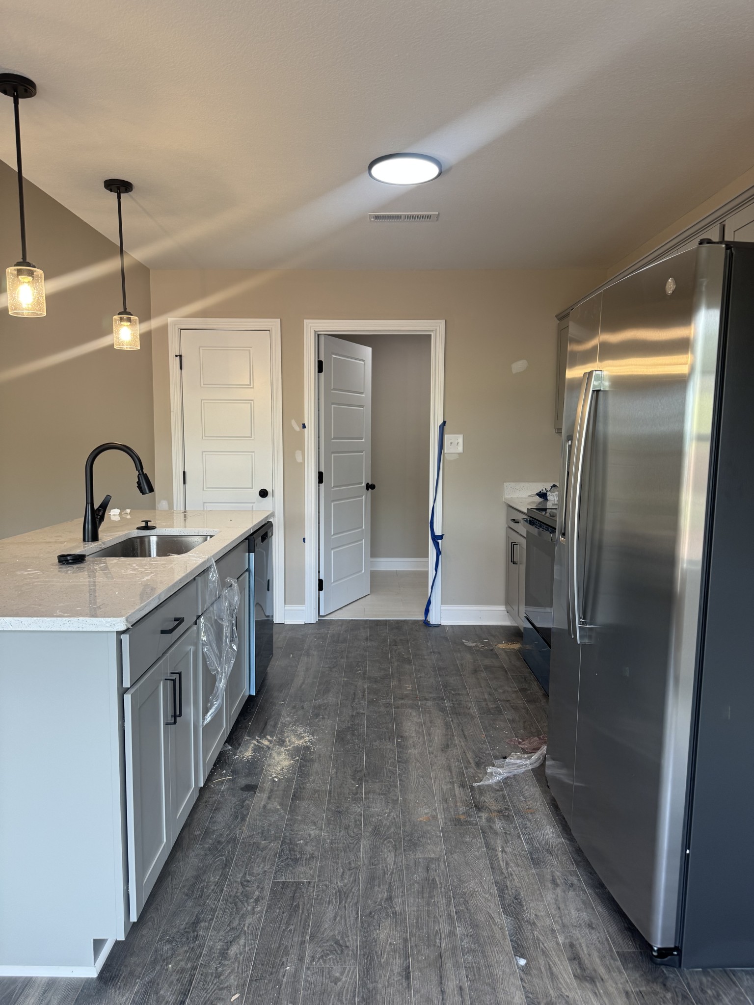 Clarksville, Tennessee 37040, United States, 3 Bedrooms Bedrooms, ,2 BathroomsBathrooms,Residential,Pending,86165