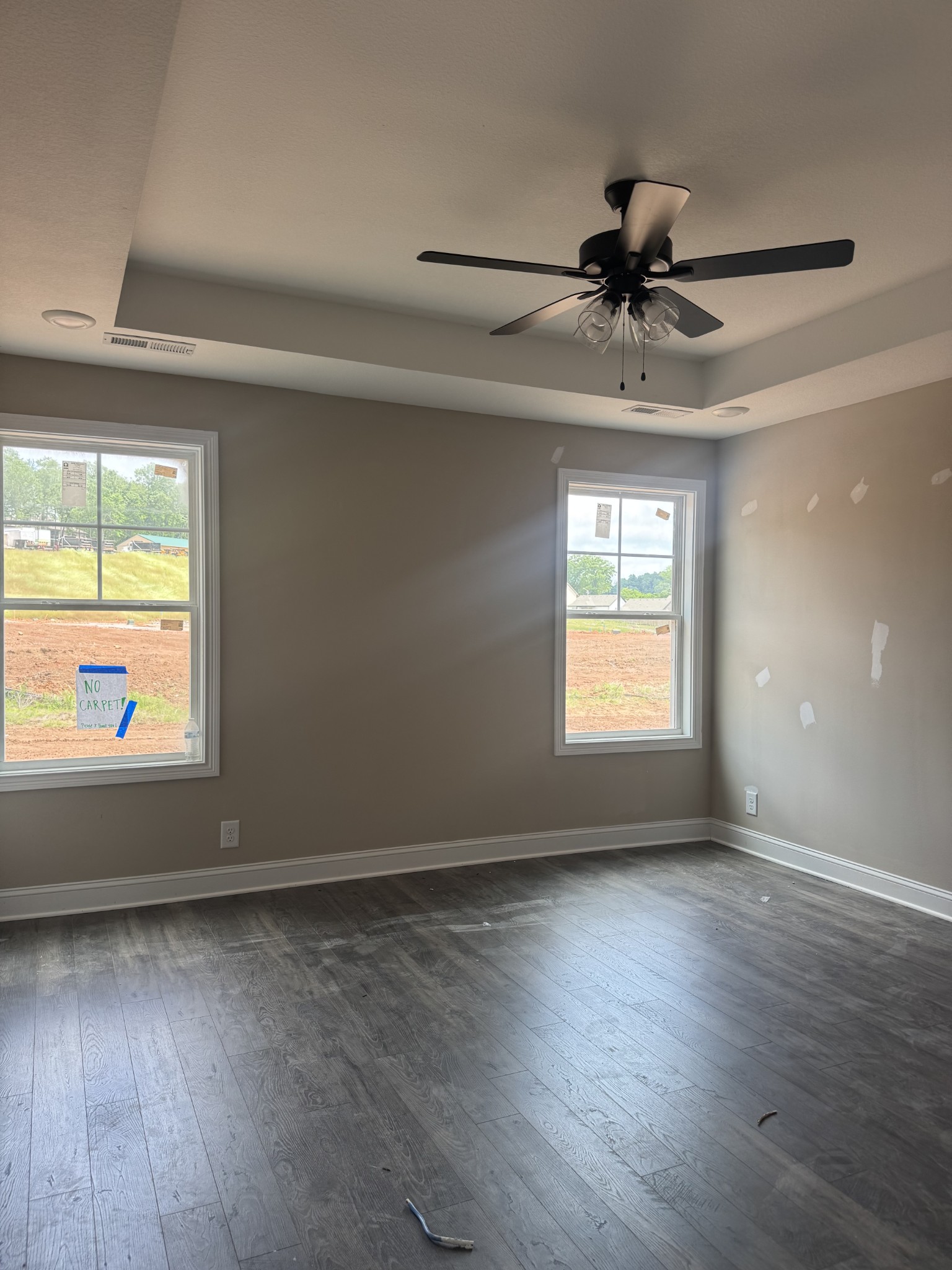 Clarksville, Tennessee 37040, United States, 3 Bedrooms Bedrooms, ,2 BathroomsBathrooms,Residential,Pending,86165