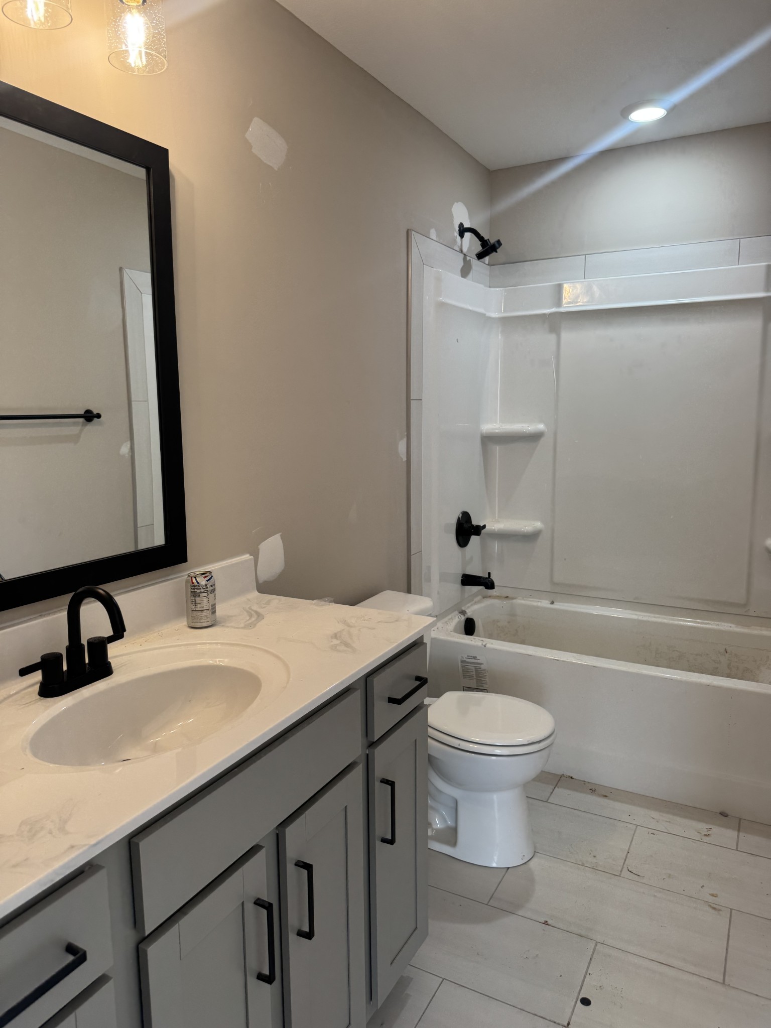 Clarksville, Tennessee 37040, United States, 3 Bedrooms Bedrooms, ,2 BathroomsBathrooms,Residential,Pending,86165