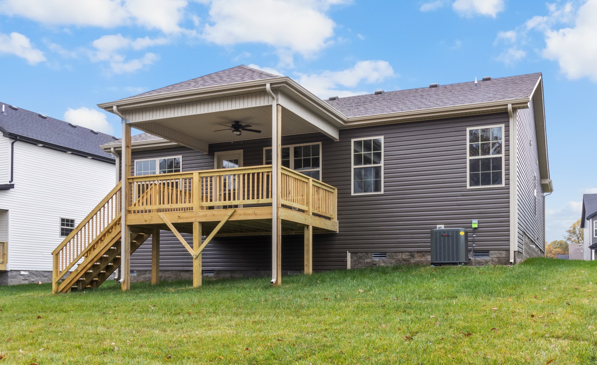 Clarksville, Tennessee 37040, United States, 3 Bedrooms Bedrooms, ,2 BathroomsBathrooms,Residential,Pending,86165