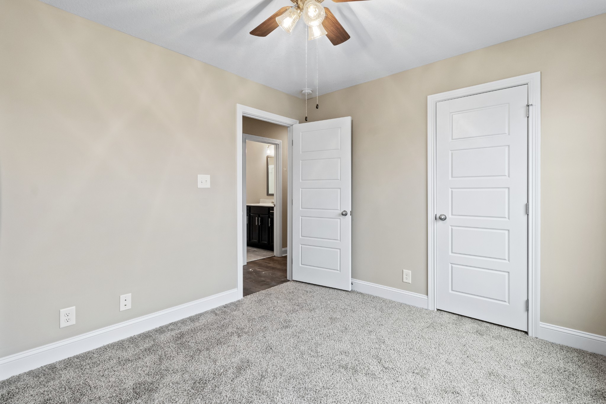 Clarksville, Tennessee 37040, United States, 3 Bedrooms Bedrooms, ,2 BathroomsBathrooms,Residential,Pending,86165