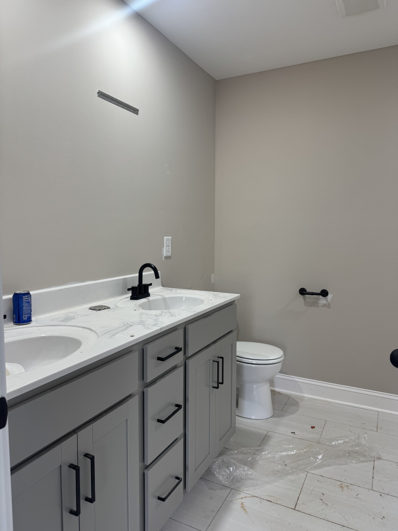 Clarksville, Tennessee 37040, United States, 3 Bedrooms Bedrooms, ,2 BathroomsBathrooms,Residential,Pending,86165