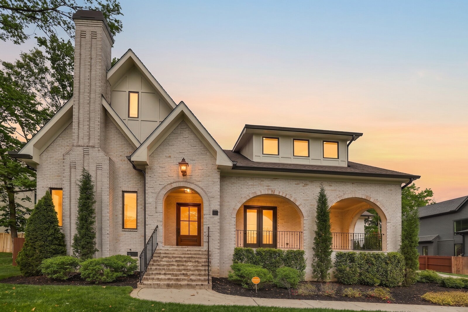 4427 Lealand Ln