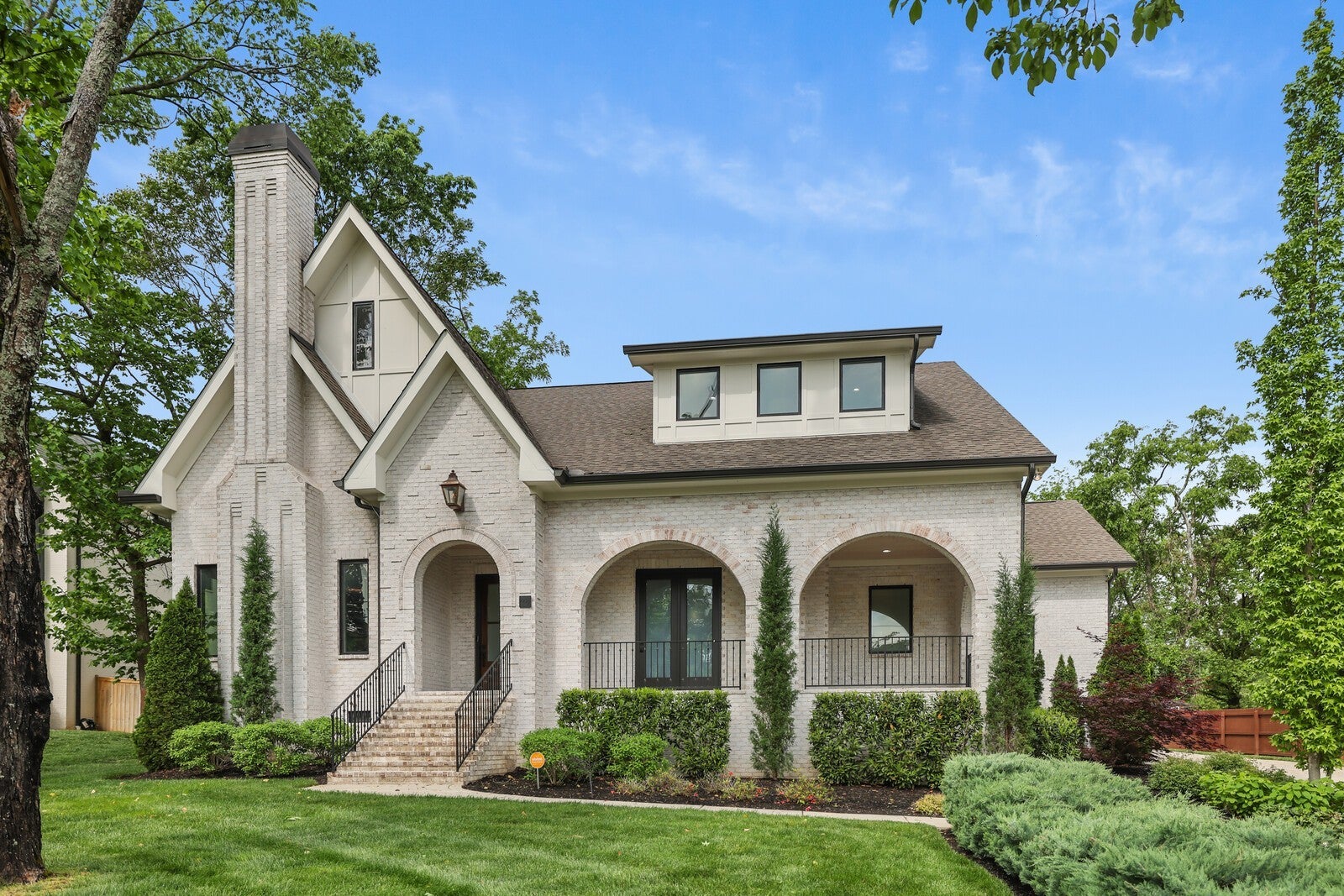 5-bed listing at 4427 Lealand Ln, Nashville