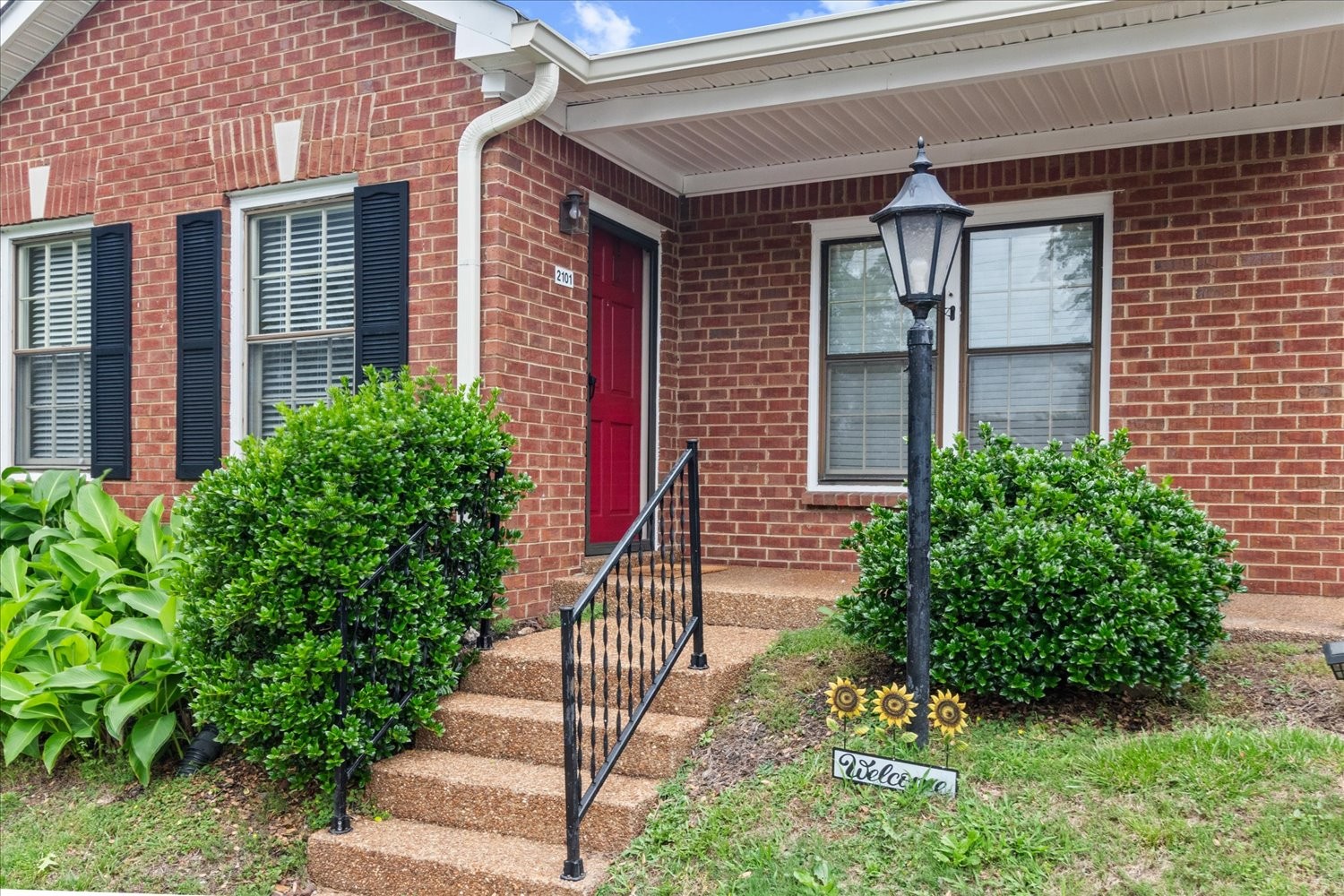2101 Benton Hall Ct