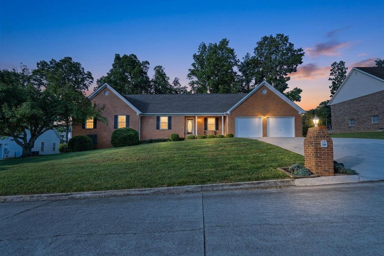 133 Rosewood Drive NE