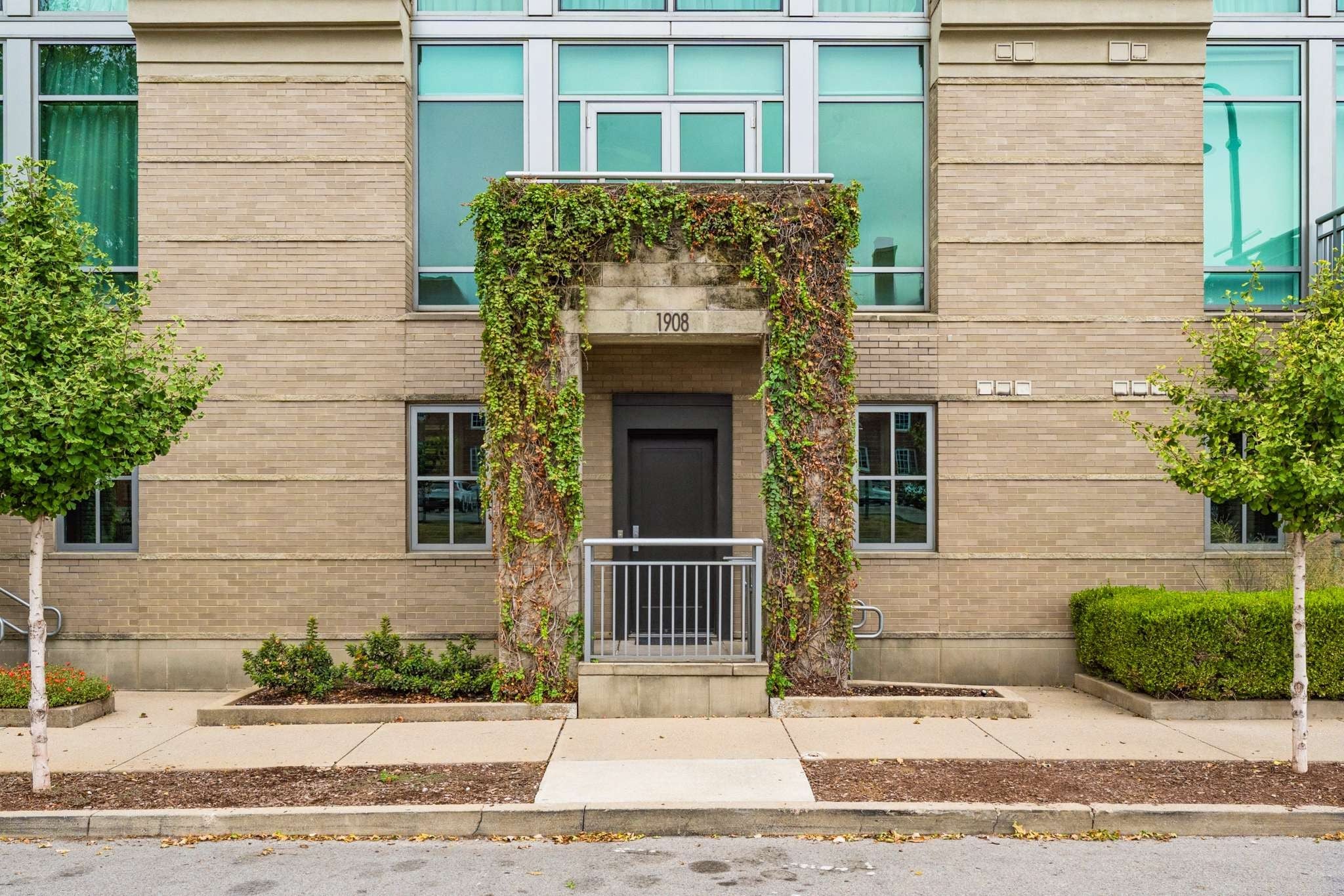 1908 Adelicia St, Nashville TN 37212 1-bed condo, photo 2 of 60