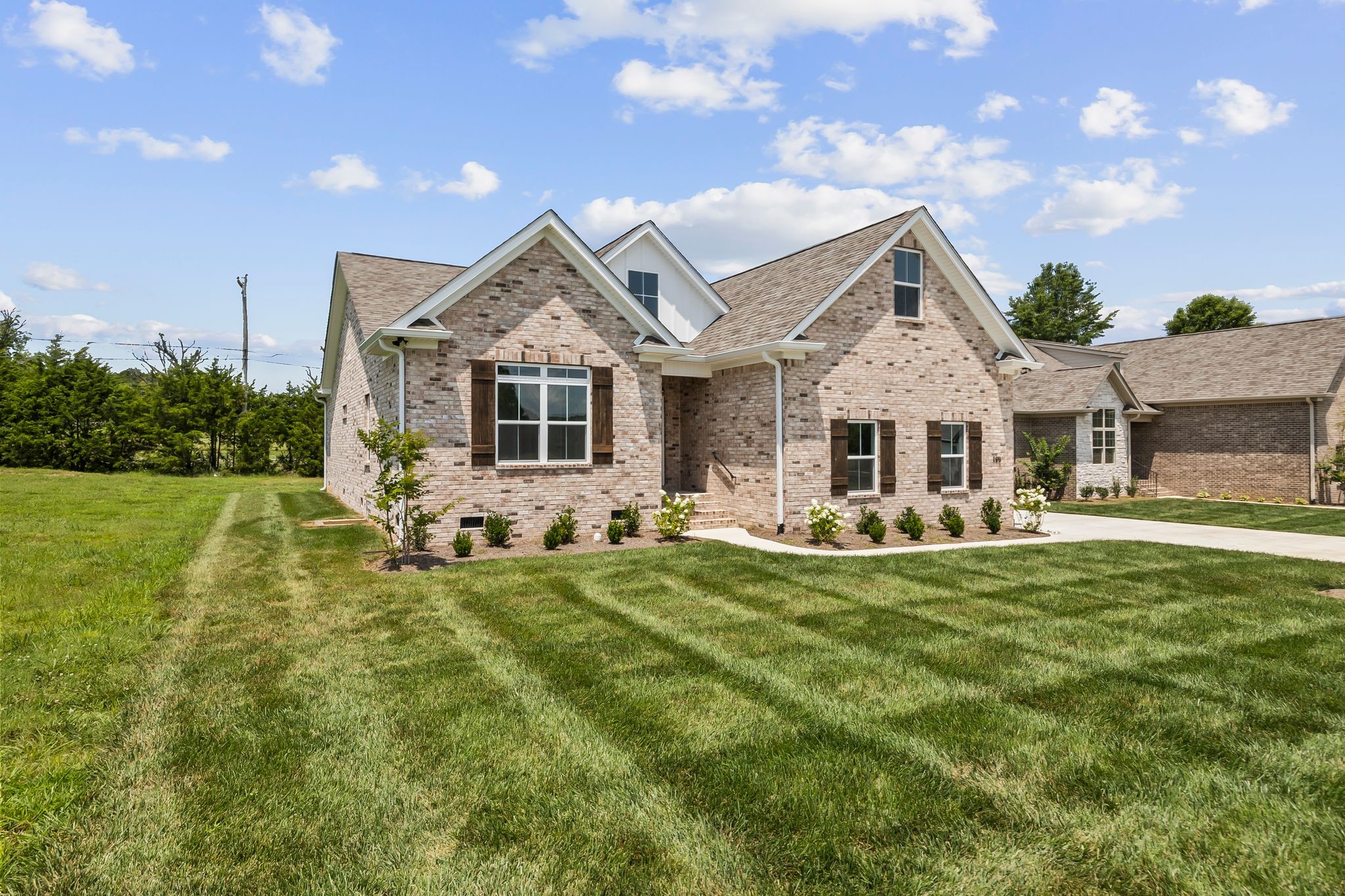 198 Creekside Dr