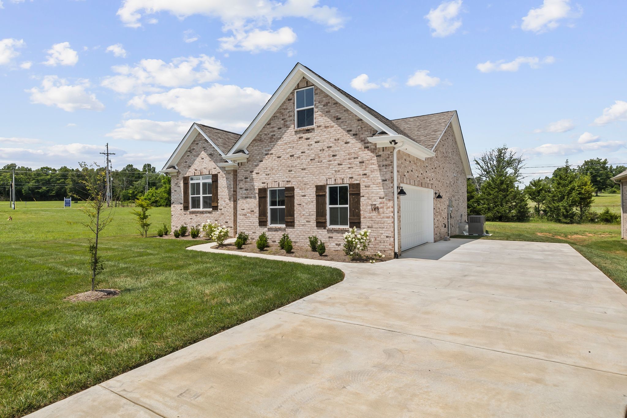 198 Creekside Dr
