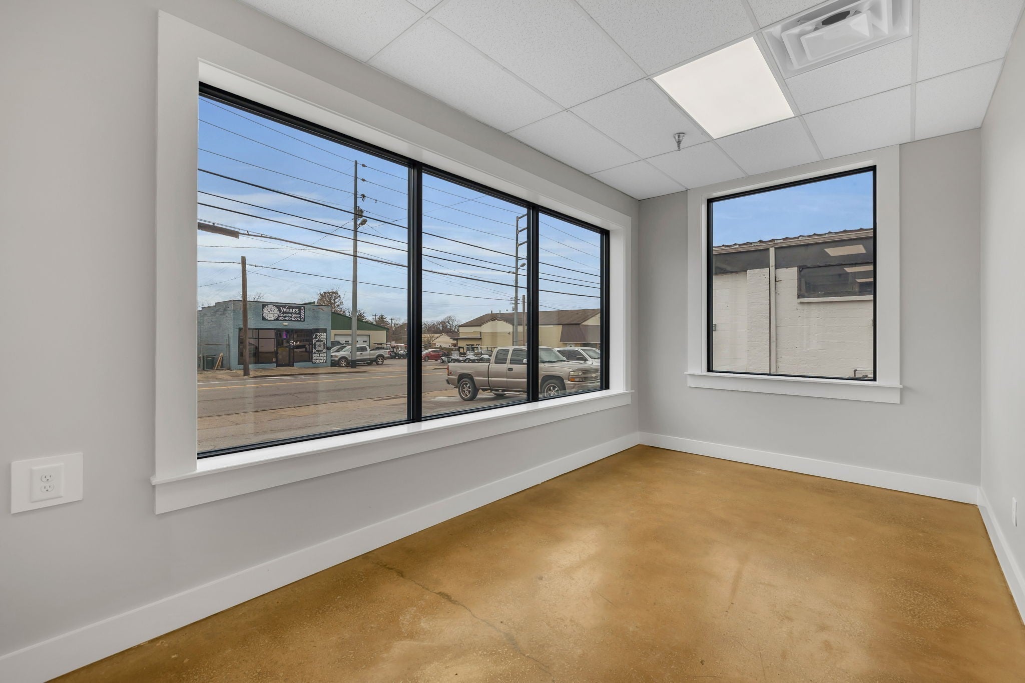 319 E Main St