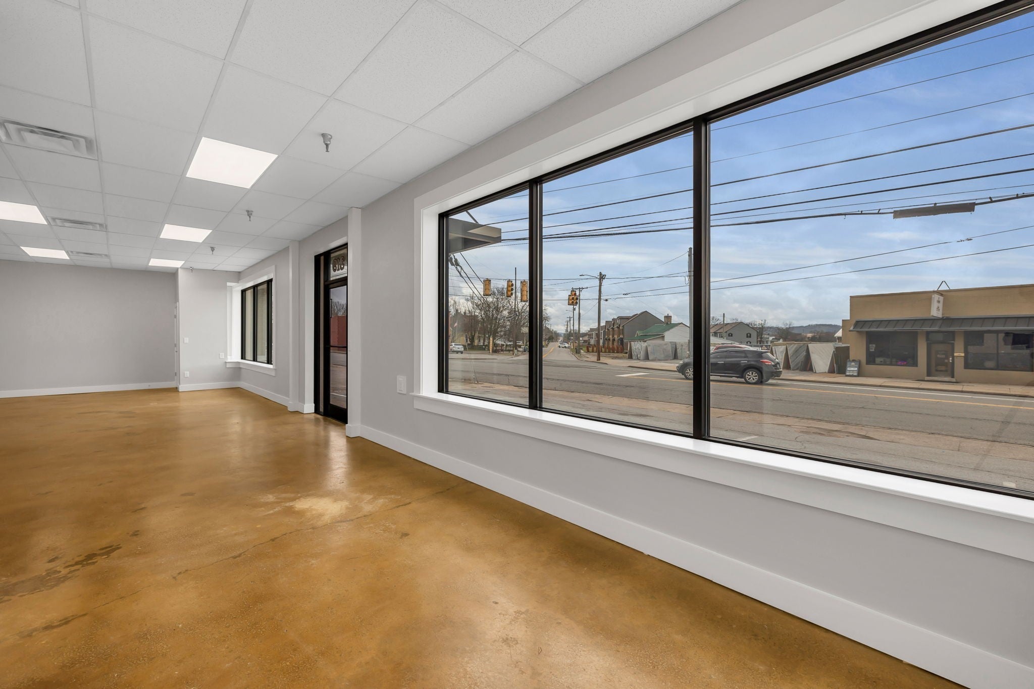 319 E Main St