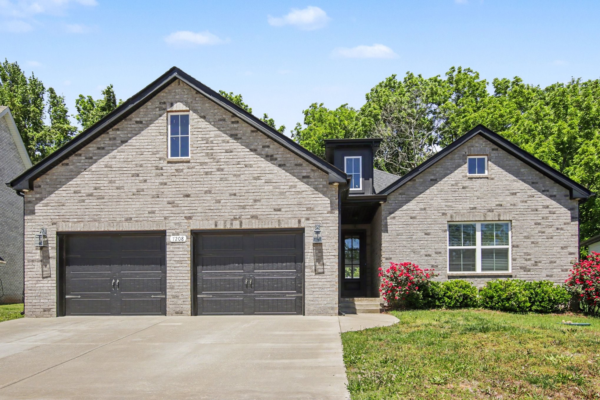 7208 Winding Way