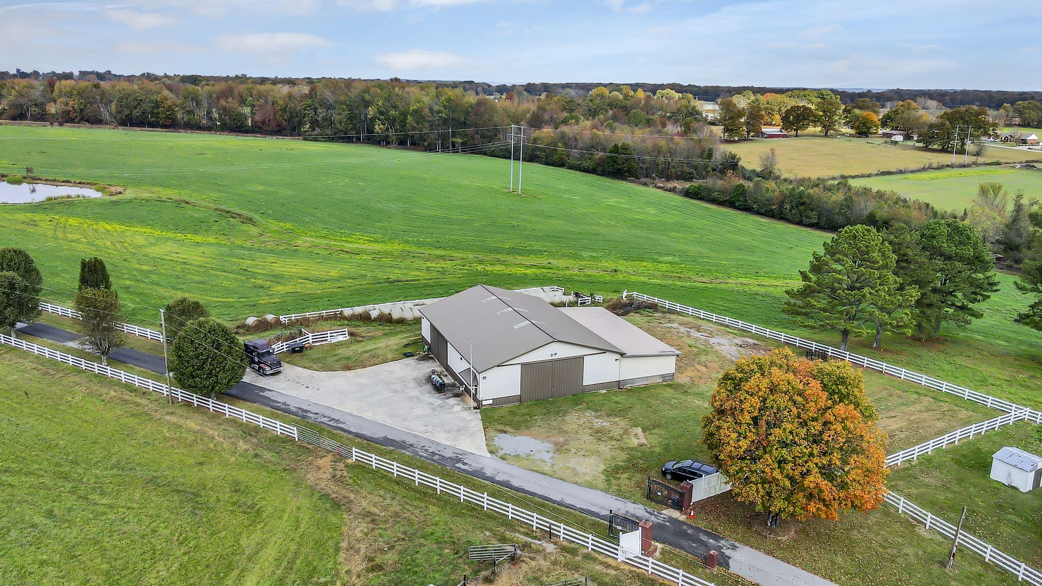 700 Howell Hill Rd