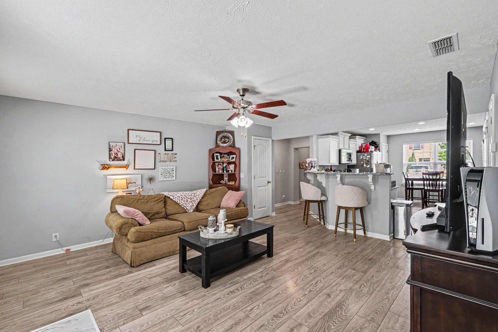 3513 Nightshade Dr