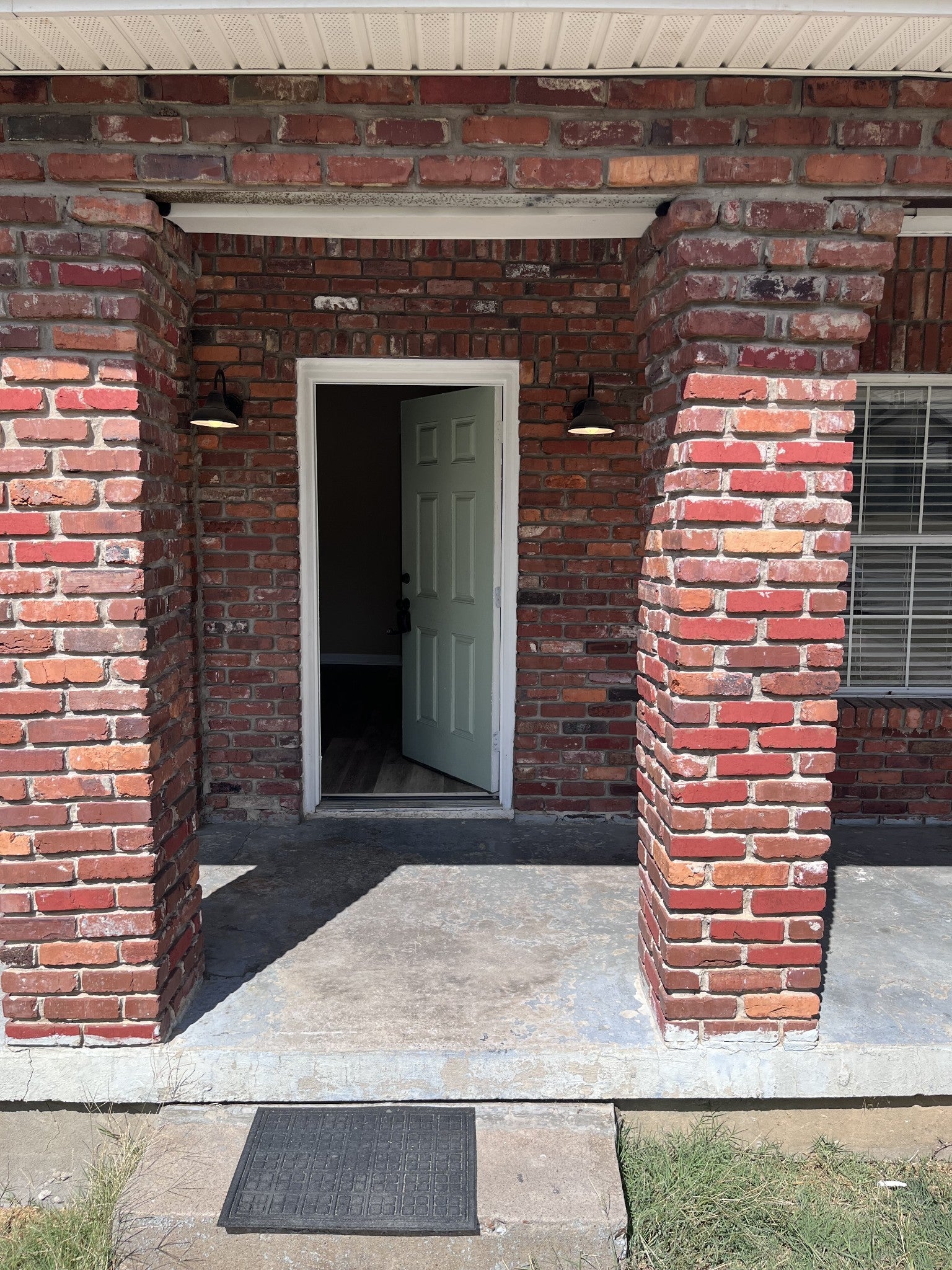 4.0-bed rental at 1720 Knowles St A