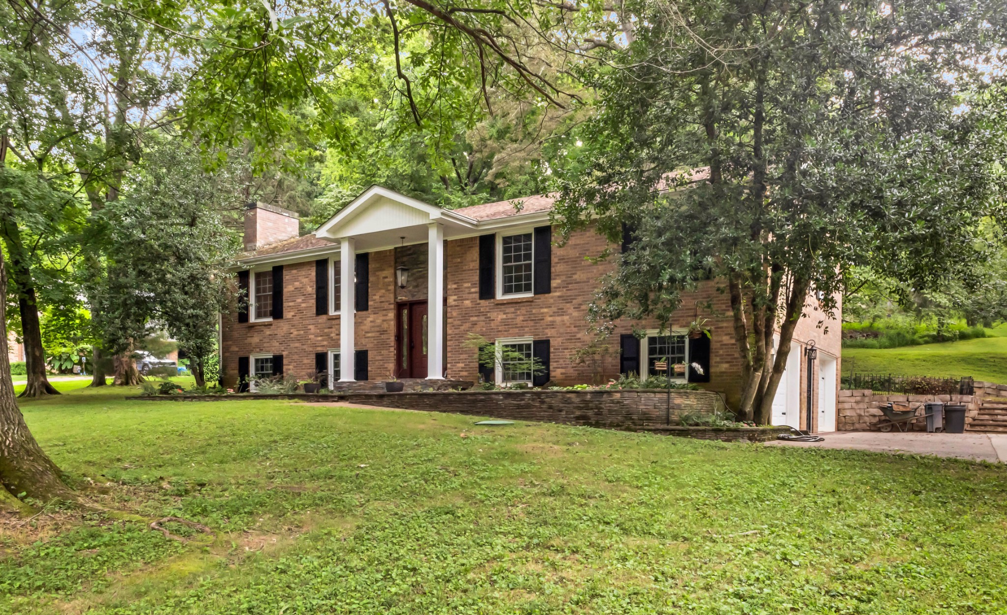 621 IDLEWOOD DRIVE