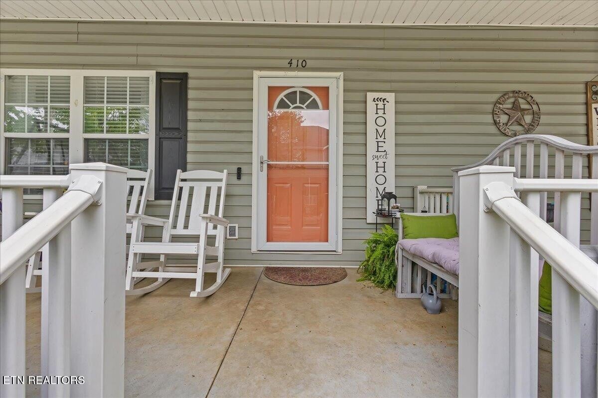 410 Ashbury Circle