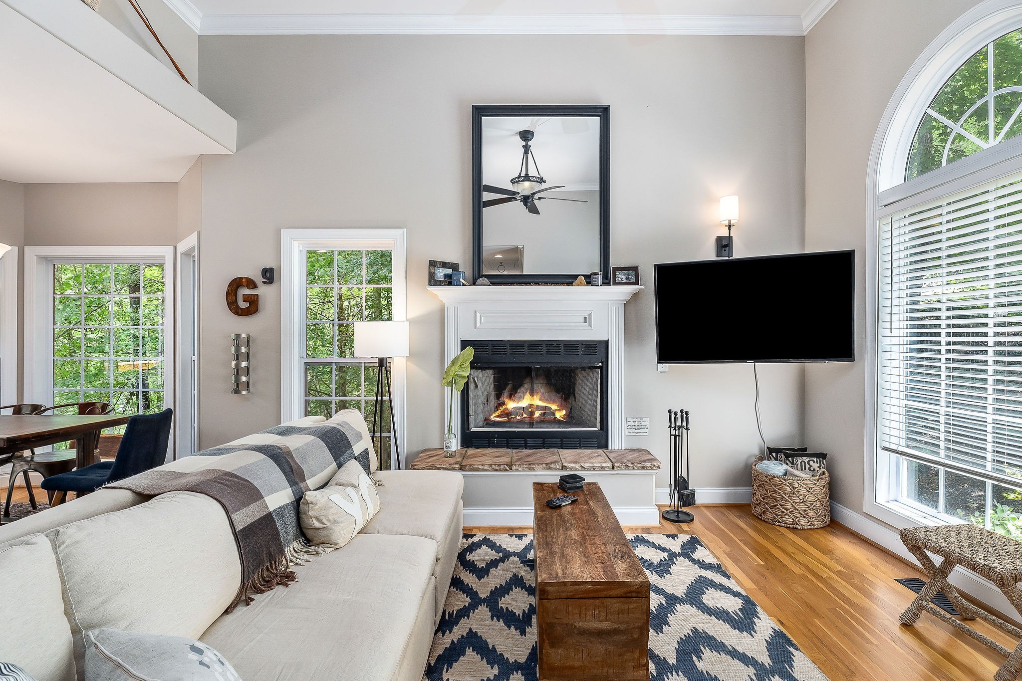 655 Lakeside Dr