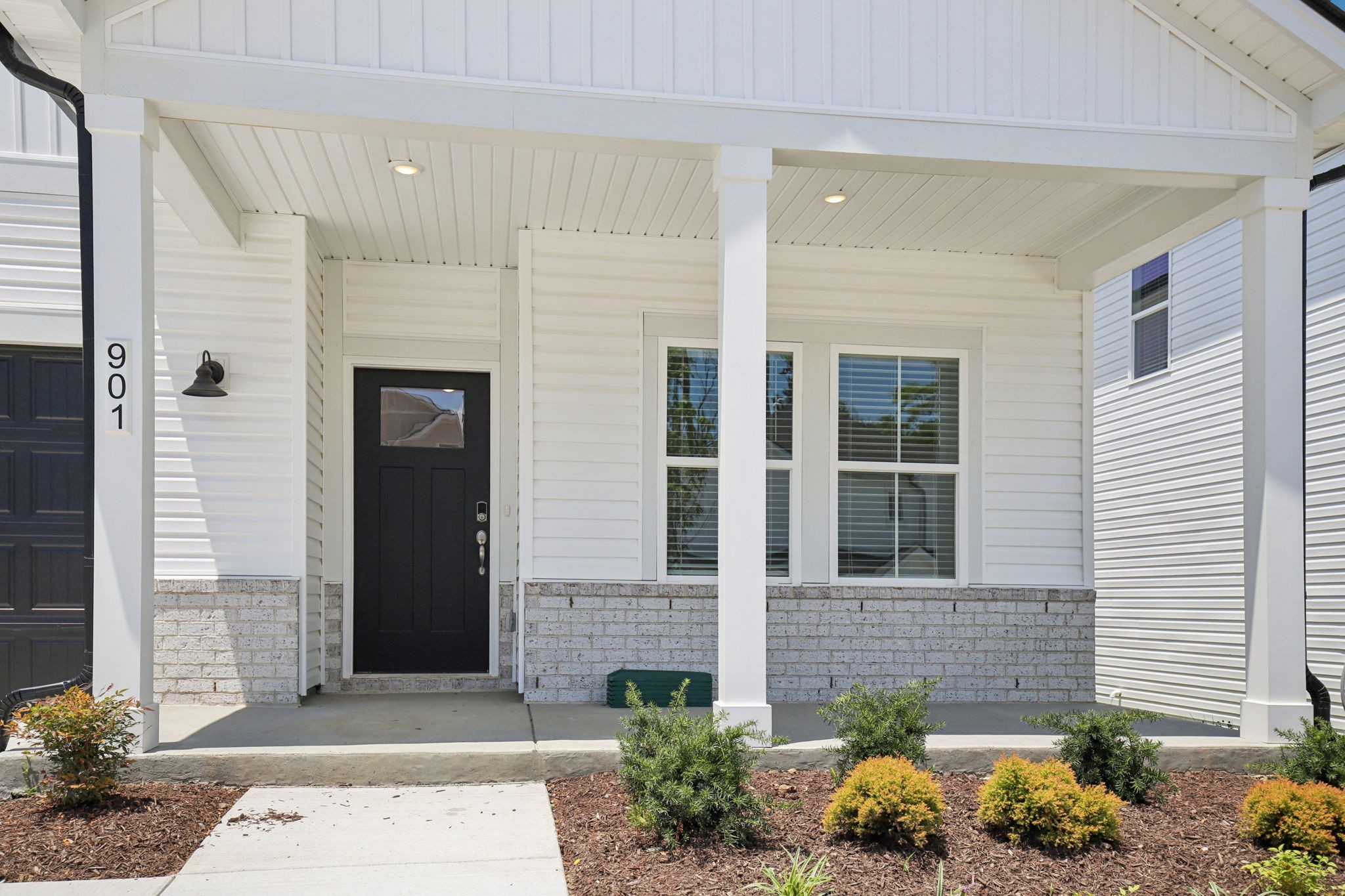 901 Calvin Ct