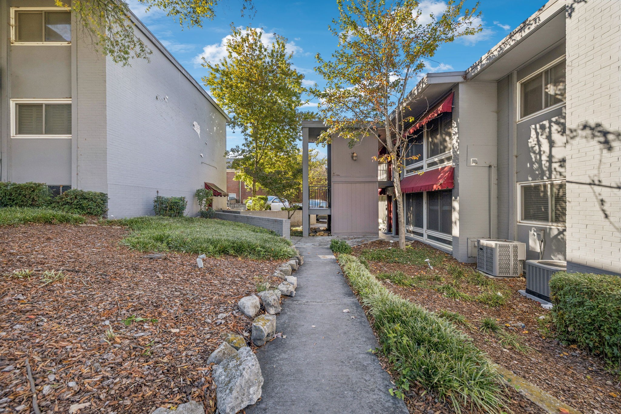 201 Acklen Park Dr 34