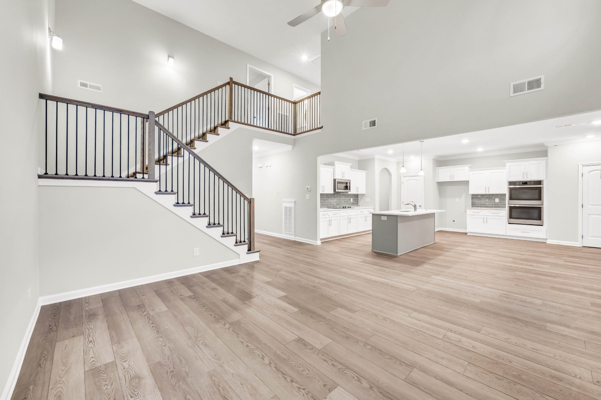 657 Woodrush Dr