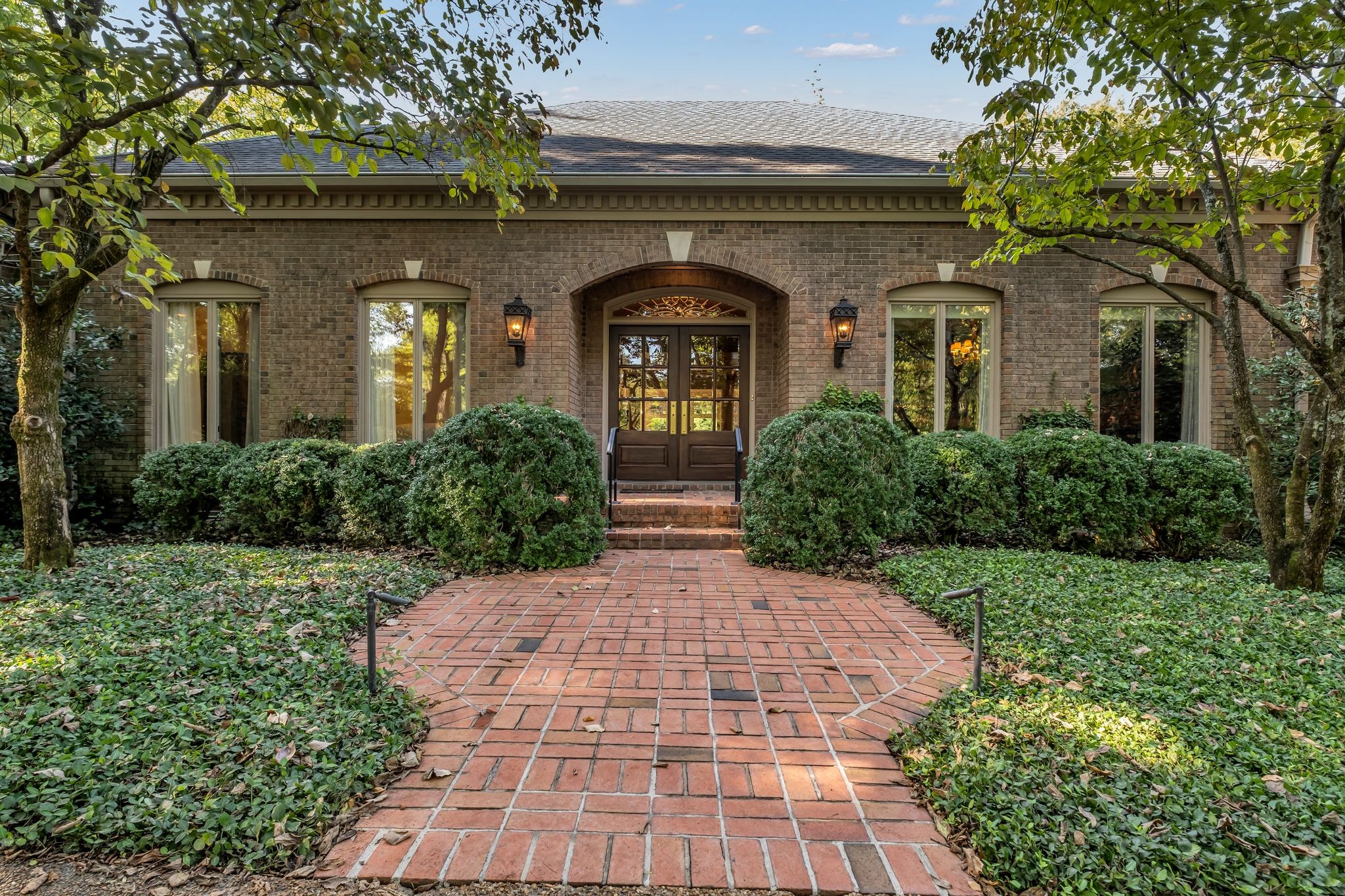 6420 E Valley Ct