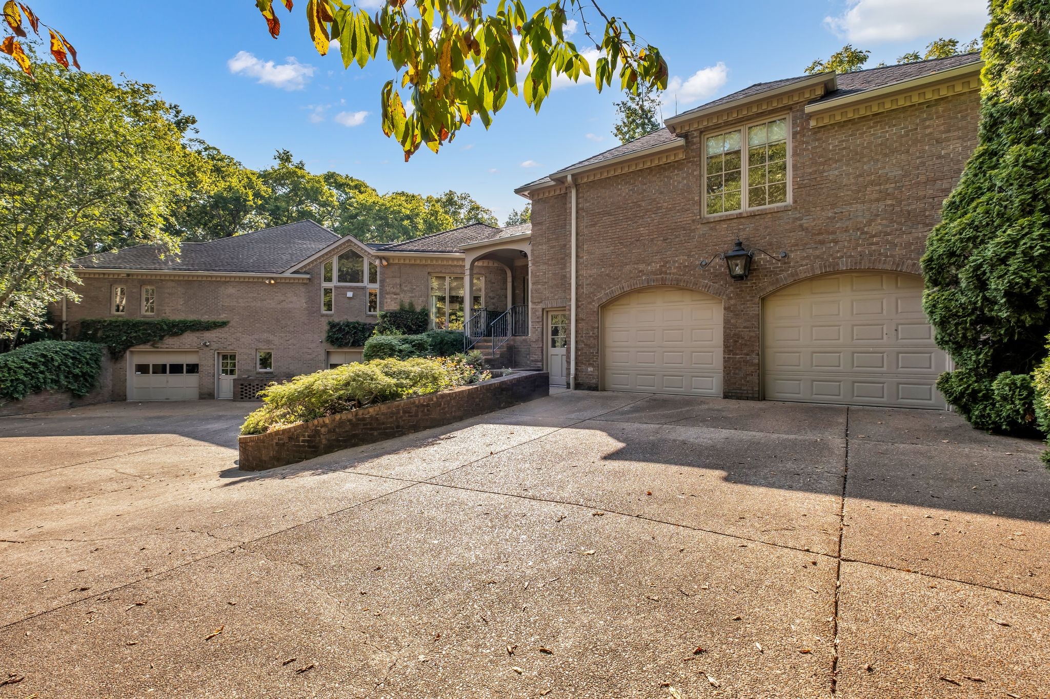 6420 E Valley Ct
