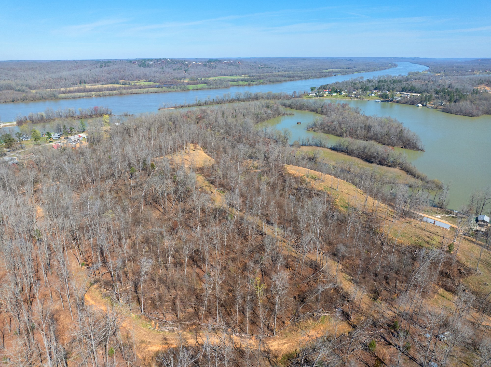 508 Lakeside Dr