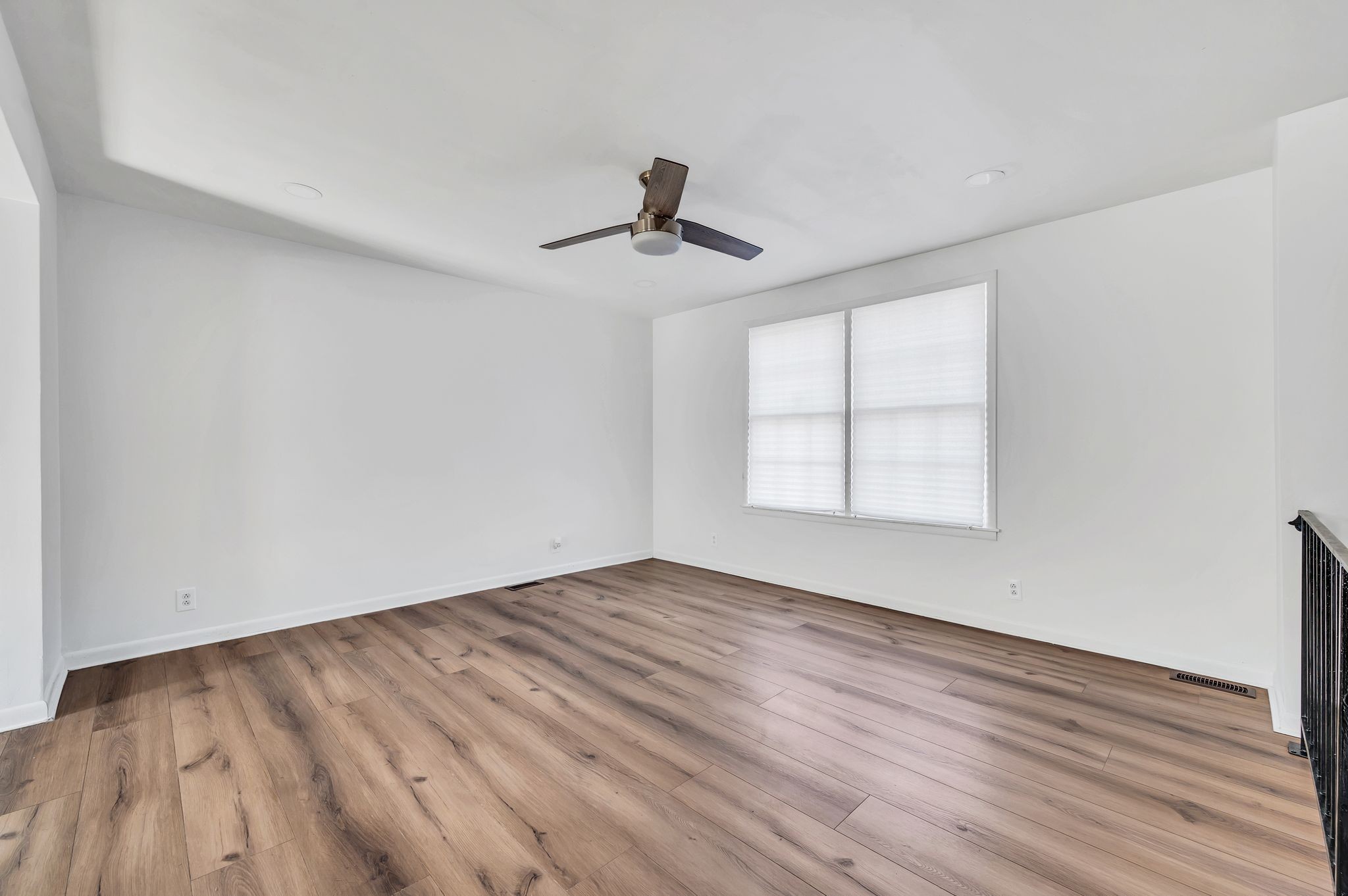 Nashville, Tennessee 37218, United States, 5 Bedrooms Bedrooms, ,2 BathroomsBathrooms,Residential,Active,129477