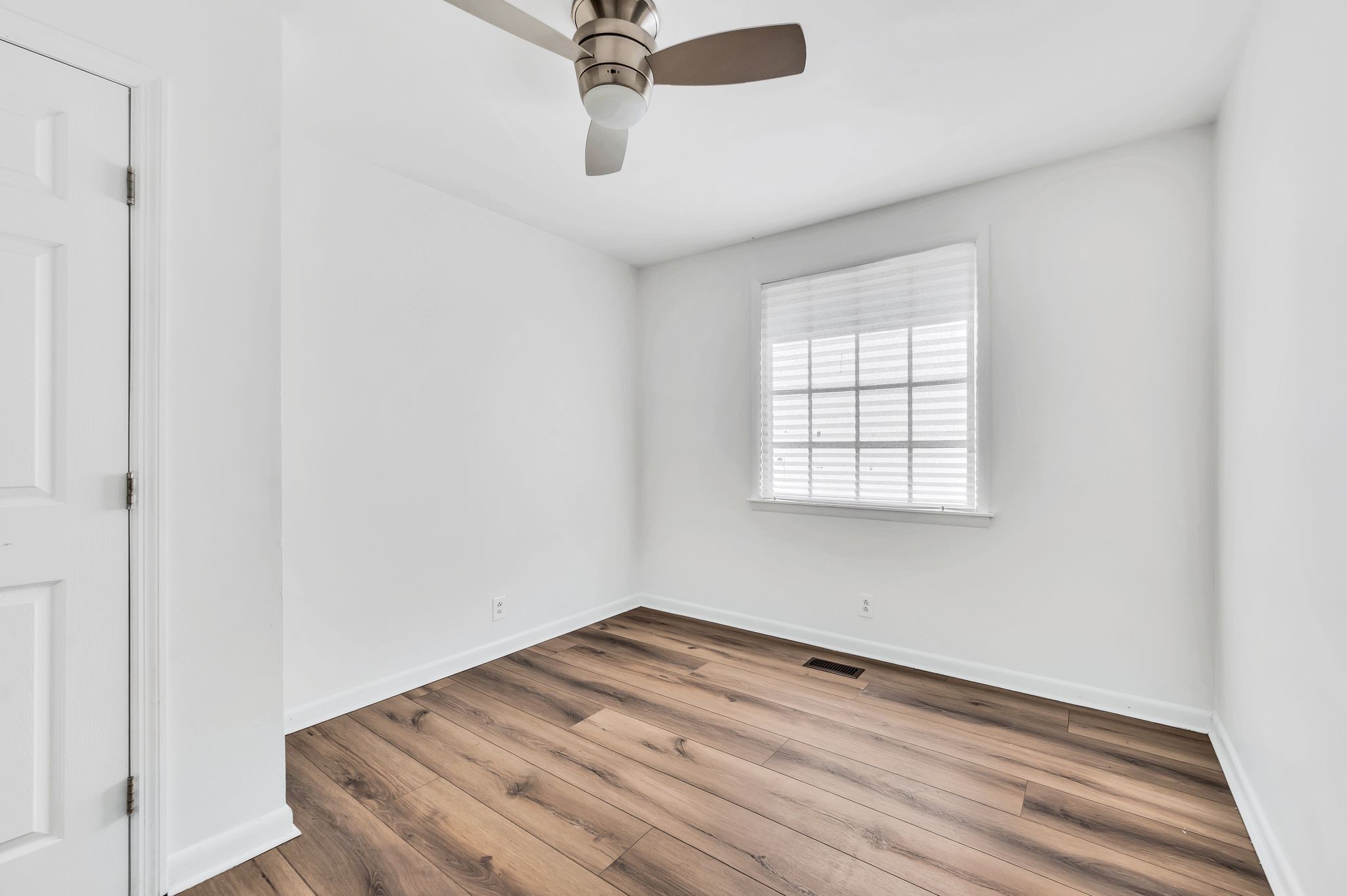 Nashville, Tennessee 37218, United States, 5 Bedrooms Bedrooms, ,2 BathroomsBathrooms,Residential,Active,129477