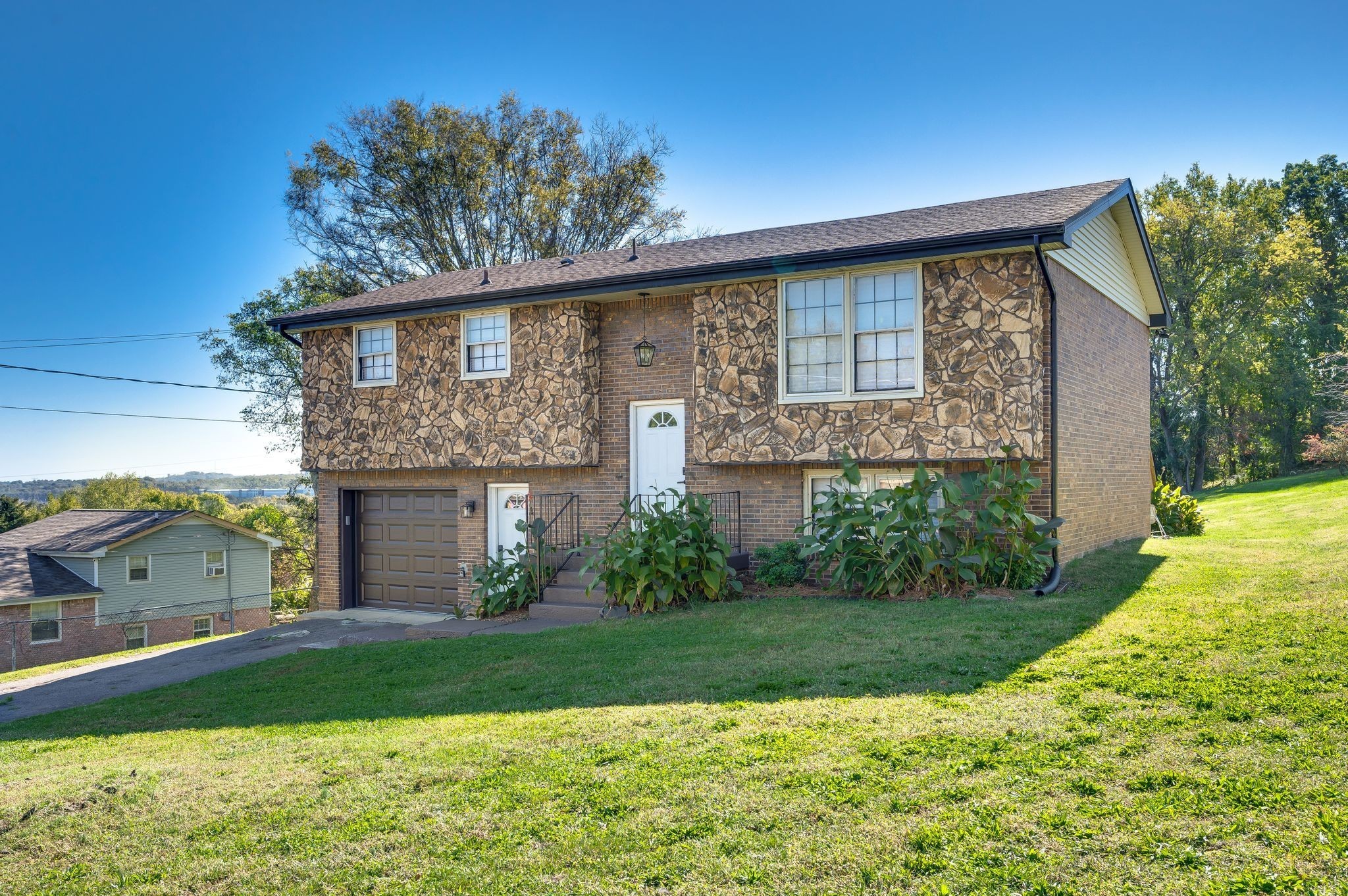 Nashville, Tennessee 37218, United States, 5 Bedrooms Bedrooms, ,2 BathroomsBathrooms,Residential,Active,129477