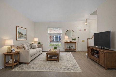 Photo of 5025 Hillsboro Pike #10D, Nashville, TN 37215 (MLS # 3118790)