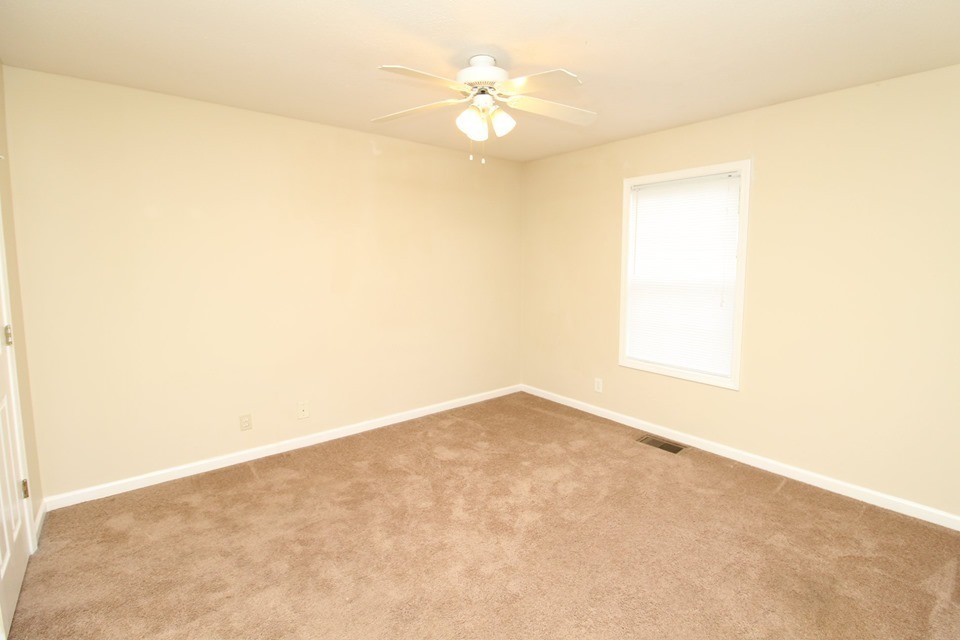 942 Kingsbury Drive Unit B