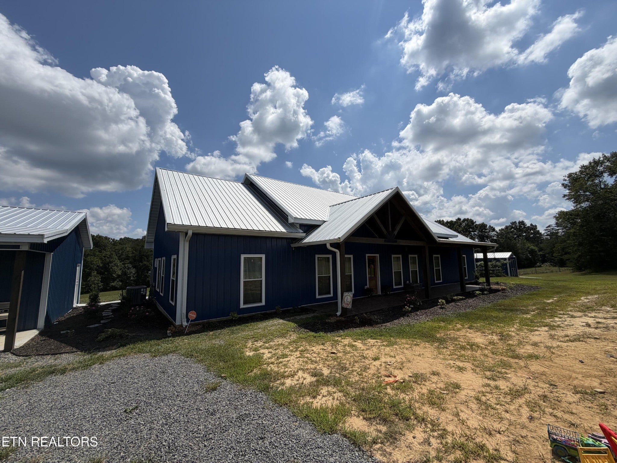 5146 Griffith Rd
