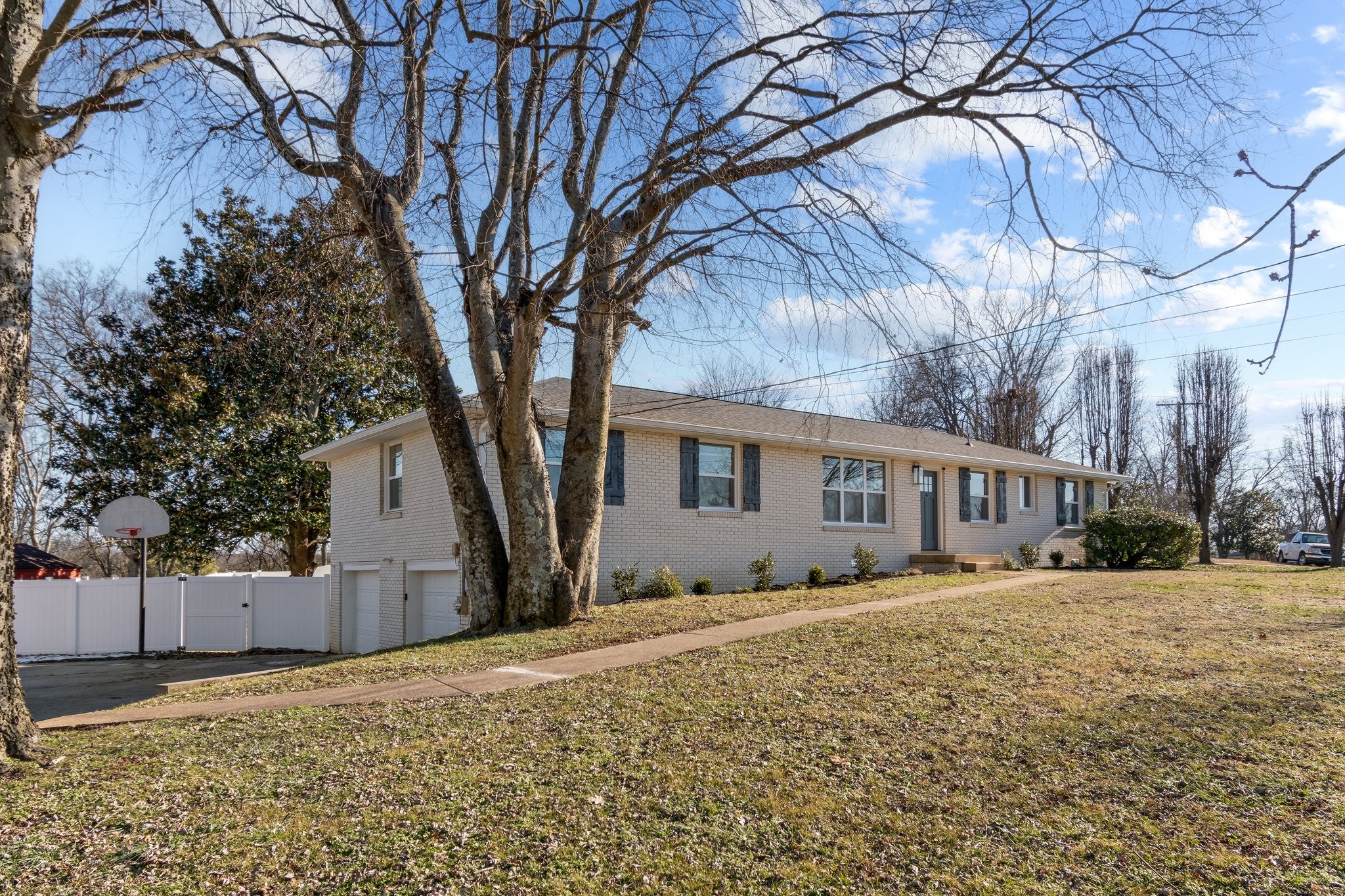148 Colonial Dr