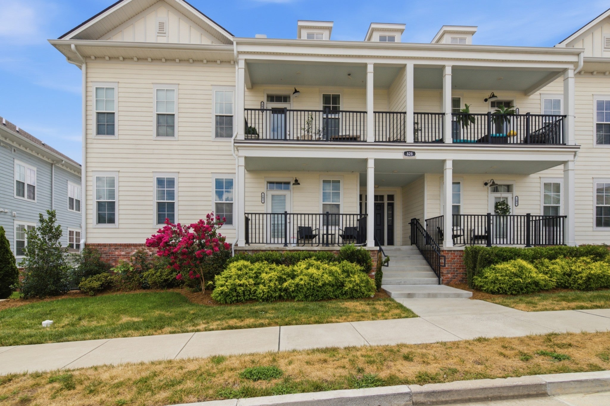 2.0-bed rental at 828 Goswell Dr 101