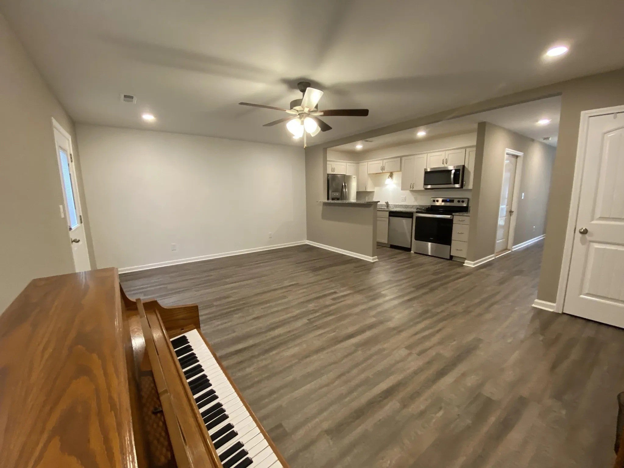 135 Country Ln 702