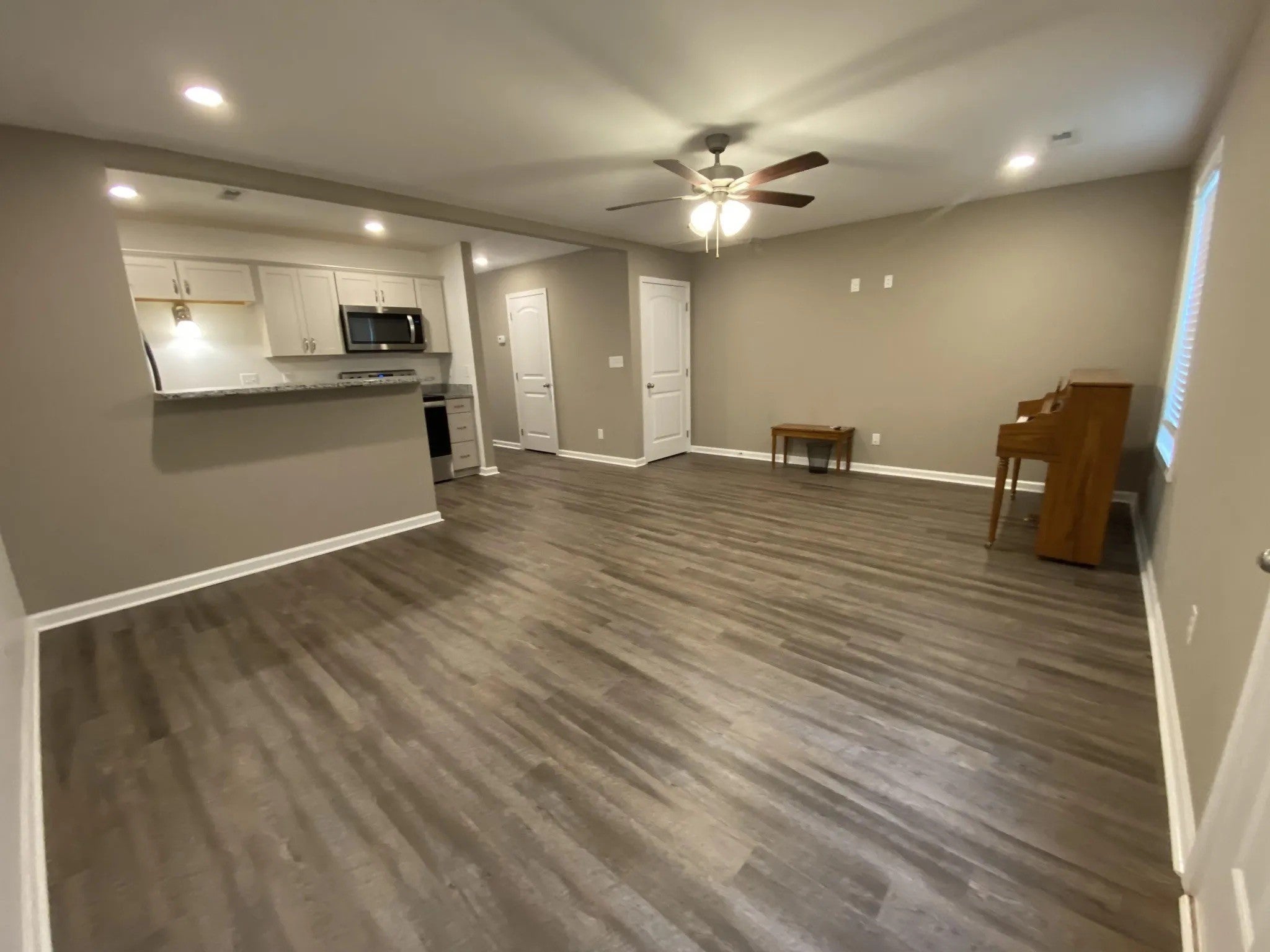 135 Country Ln 702