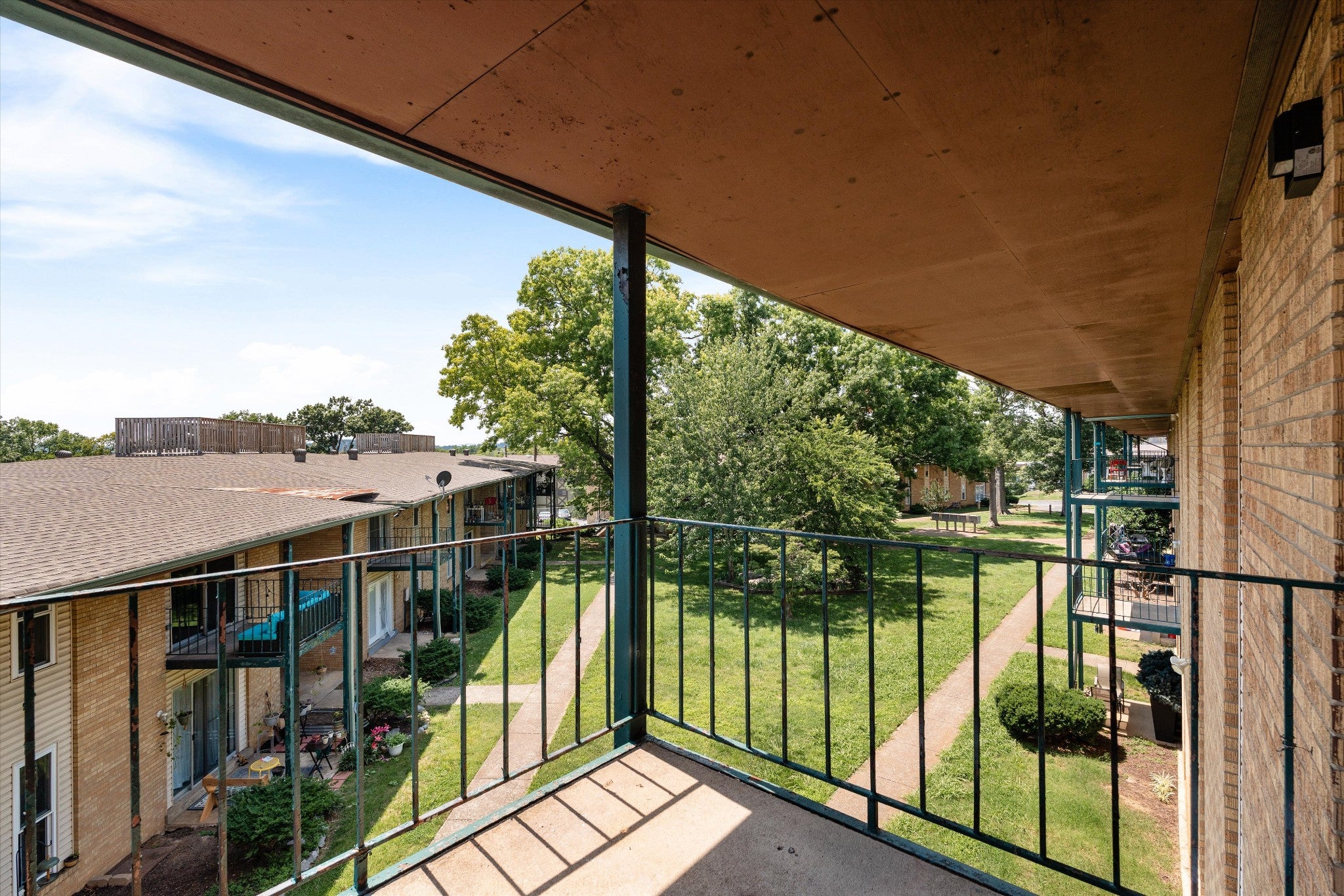 2.0-bed rental at 555 N Dupont Ave C73