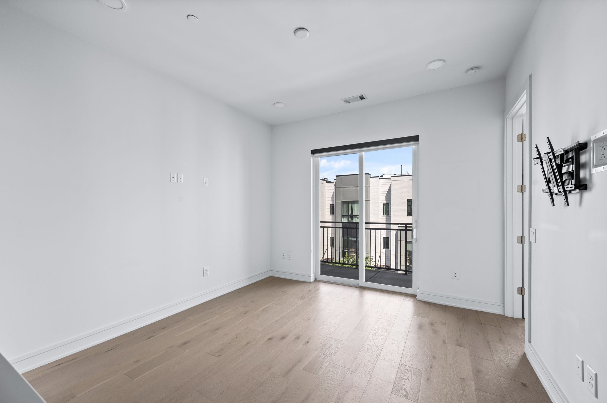 Nashville, Tennessee 37208, United States, 1 Bedroom Bedrooms, ,1 BathroomBathrooms,Residential,Coming Soon,195338