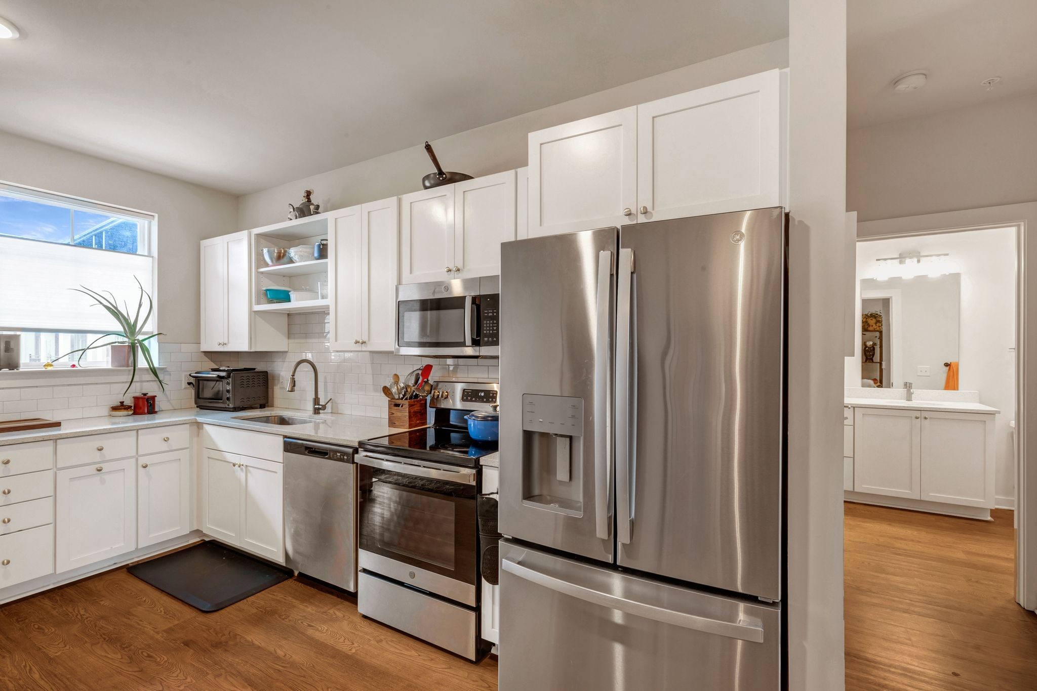 600 E Trinity Ln 106