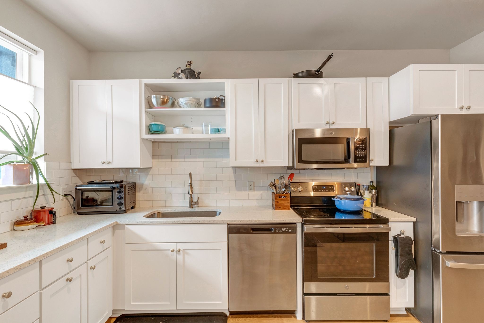 600 E Trinity Ln 106