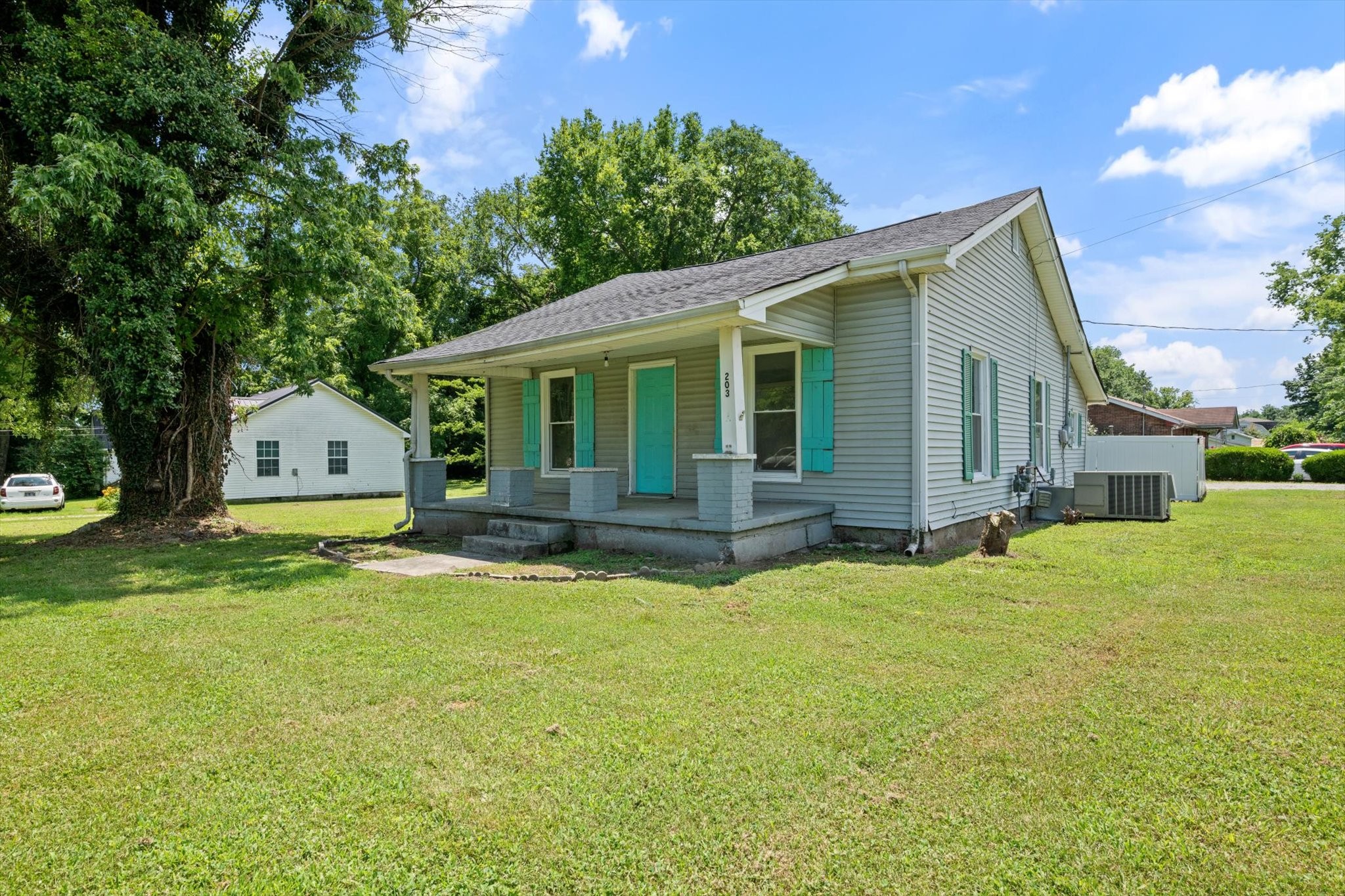 203 Coles Ferry Rd