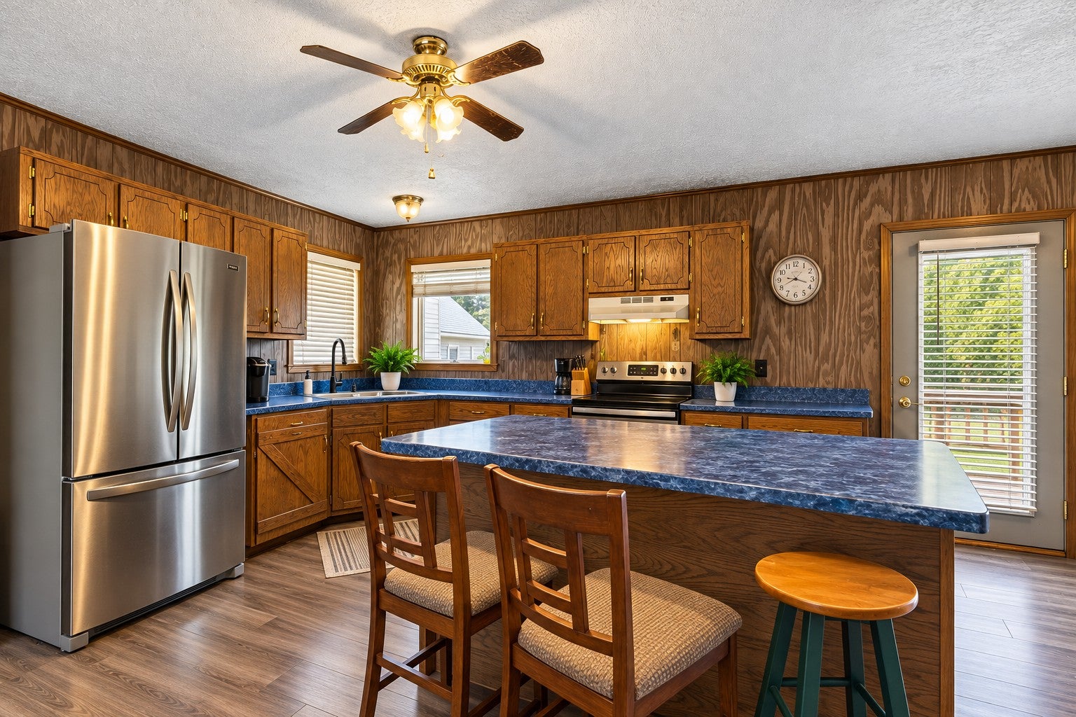 179 Lakeside Dr