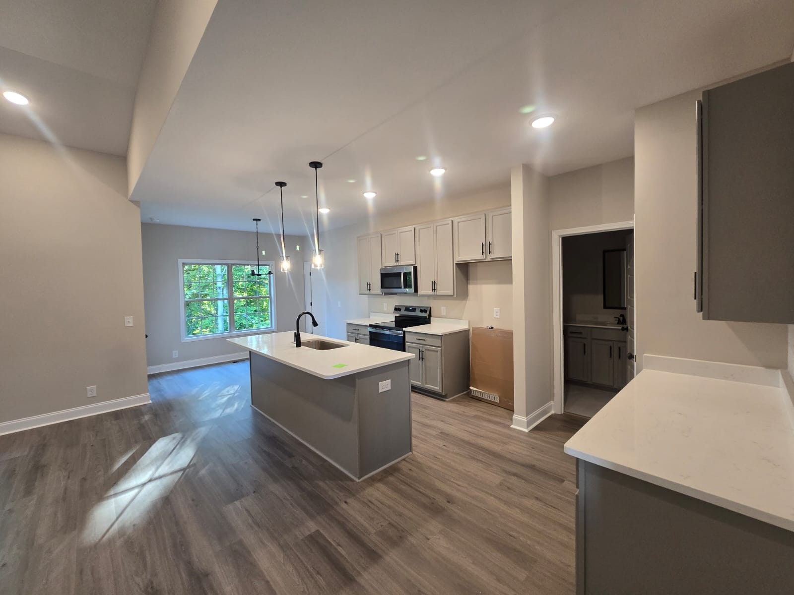 514 N Halifax Ct