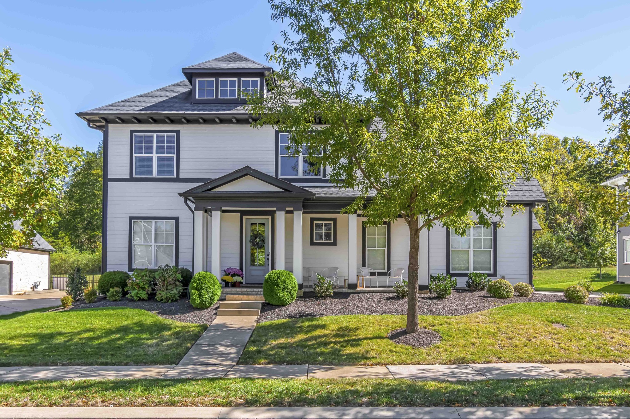 1080 Memorial Dr