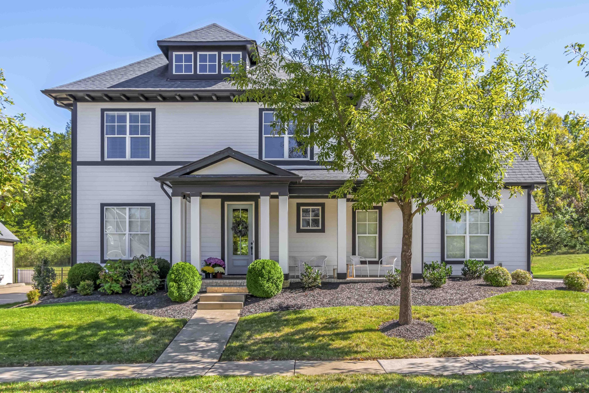 1080 Memorial Dr